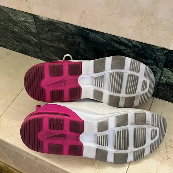 NIKE AIR WHITE AND PINK SIE 8 great condition - Picture 6 of 8